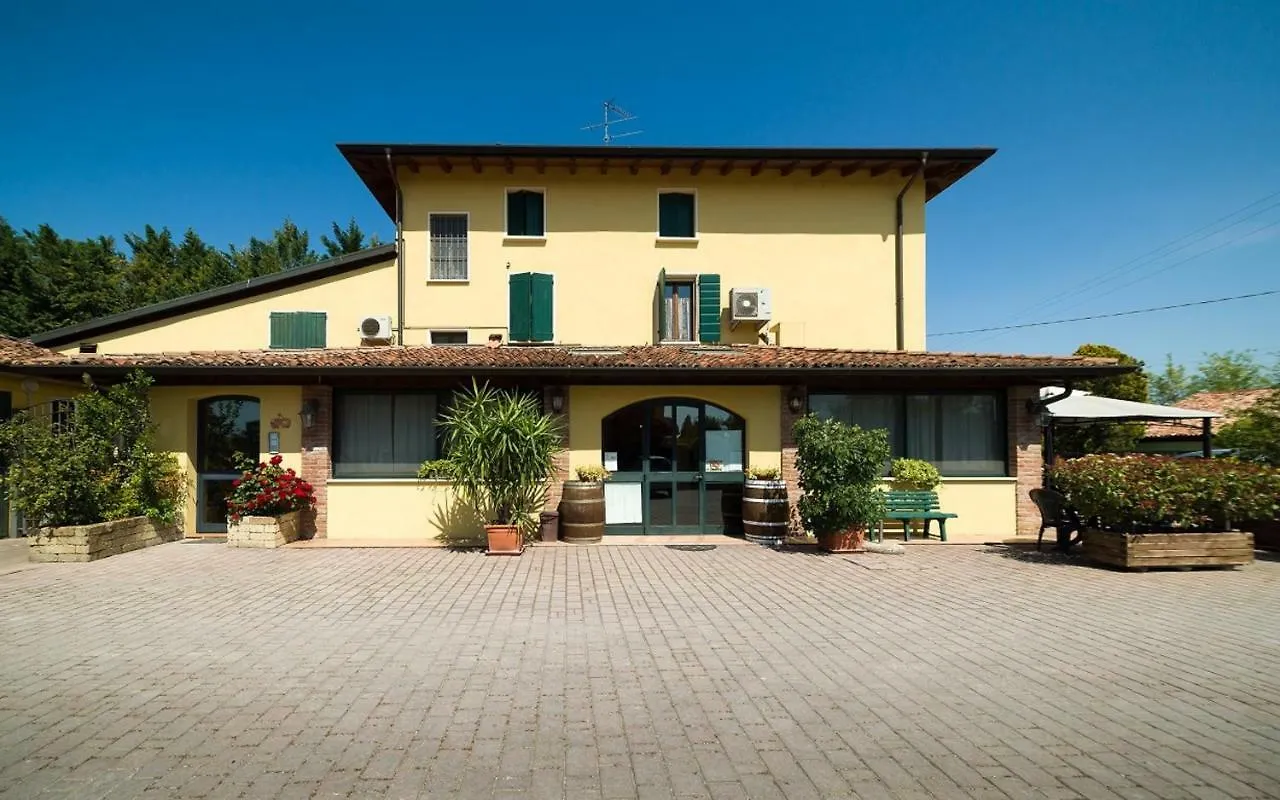 Bed and Breakfast Rifugio San Lorenzo Porto Mantovano 0*,