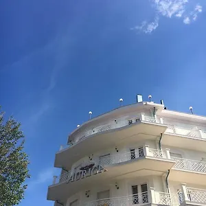 https://residence-auriga.riccione-hotels.org